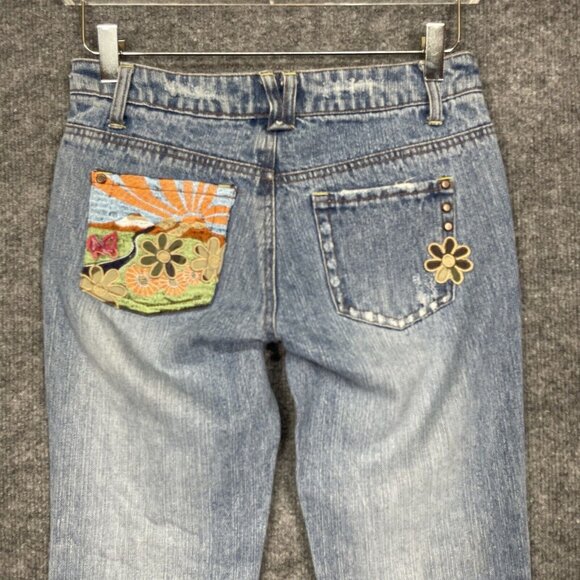 Squeeze Jeans Womens 3/4 Blue Light Wash Bootcut Distressed Embroidered Y2K - Picture 4 of 16